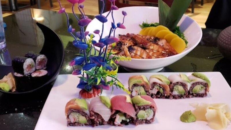 Sushi rolls on platter
